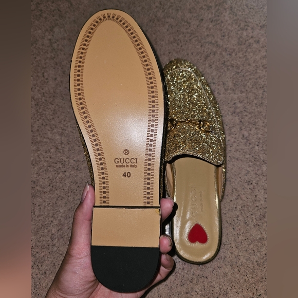 Designer Inspired Slip-on - Picture 4 of 7